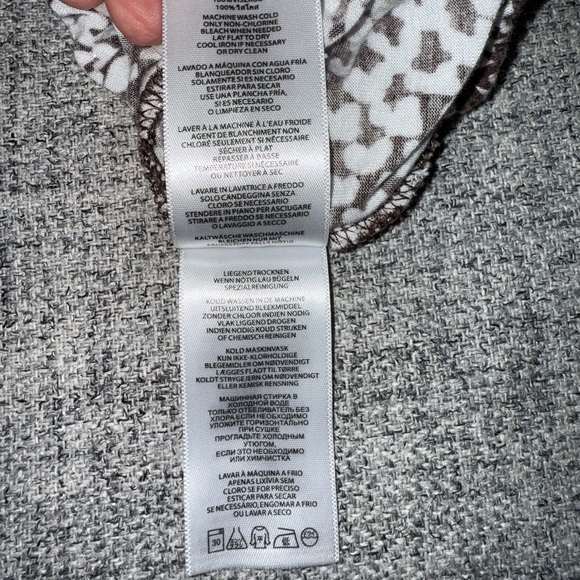 Michael Kors Brown and White Patterned Top XL - Picture 8 of 8